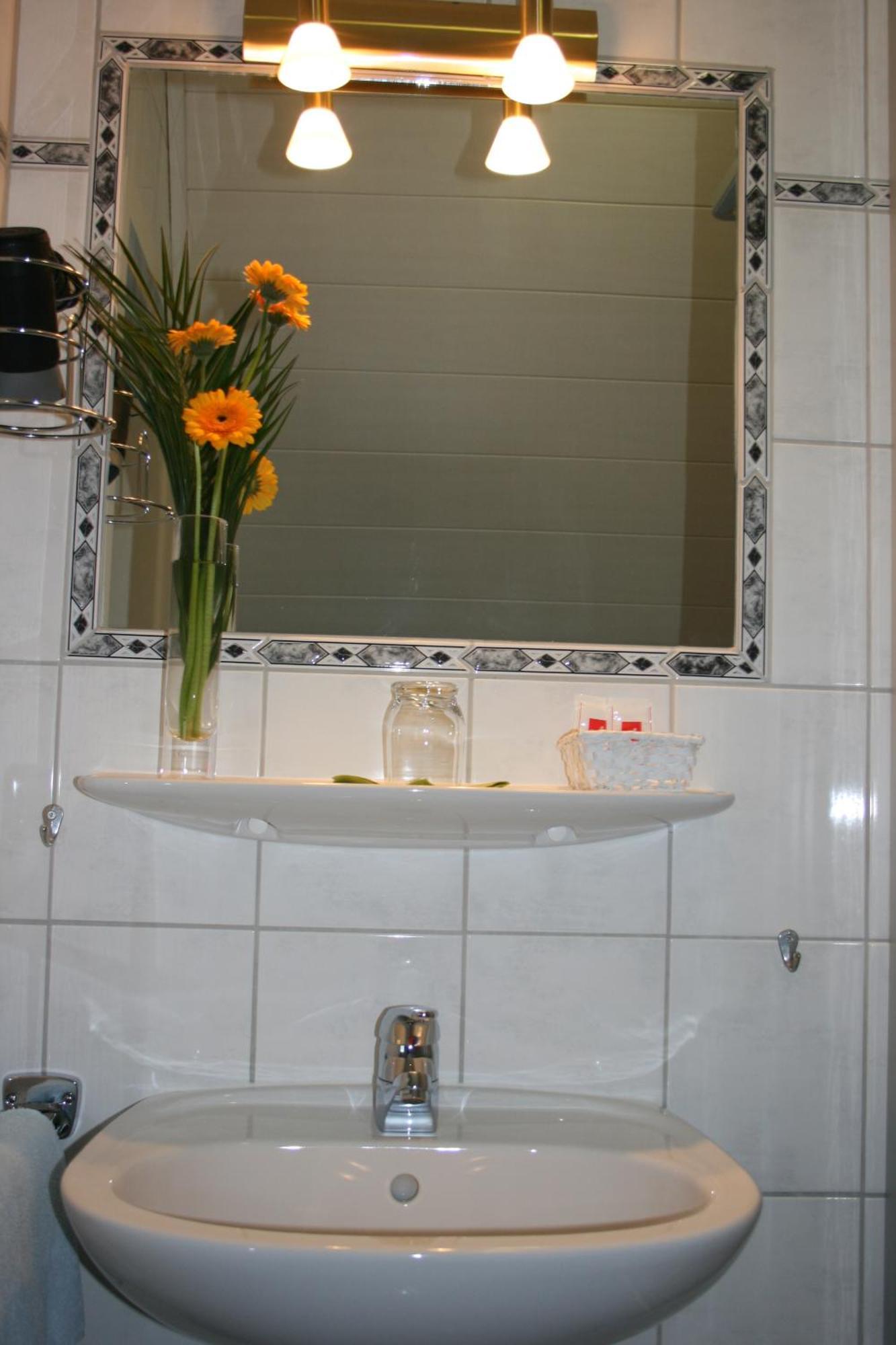 Wallfahrtswirt Wemding Ngoại thất bức ảnh